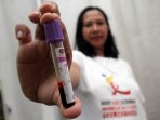 tes-hivaids-pada-peringatan-hari-aids-sedunia_20151130_212849.jpg