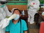 tes-swab-pedagang-pasar-wonokromo-surabaya_20201130_192620.jpg