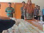 tes-urine-pegawai-setkab-ppu.jpg