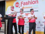 teten-masduki-saat-membuka-inafashion-smesco-online-expo-2021-rabu-2142021.jpg