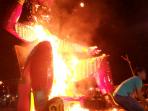 thai-se-ja-dibakar-puncak-sembahyang-rebut_20160818_184512.jpg