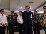 thareq-kemal-habibie-memberikan-keterangan-pers_20190910_220933.jpg
