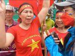 thi-kiri-salah-satu-pendukung-tim-dayung-vietnam.jpg