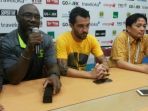 thiago-cunha-dua-dari-kanan-dalam-konferensi-pers_20170619_175433.jpg