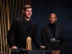thibaut-courtois-berhasil-meraih-trofi-yachine-di-ballon-dor-2022.jpg