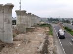 tiang-pancang-kereta-cepat-jakarta-bandung-di-tol-padaleunyi_20210315_223237.jpg