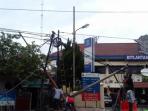 tiang-telkom-yogja_20141202_112838.jpg