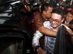 tidak-ditahan-zumi-zola-pulang-usai-diperiksa-kpk_20180215_185142.jpg