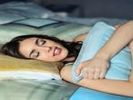 tidur-tanpa-bantal-baik-untuk-kulit-wajah_20180418_150243.jpg