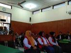tiga-emak-emak-nih2.jpg
