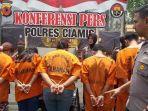 tiga-ibu-rumah-tangga-jadi-tersangka-karena-punya-bisnis-sampingan-me.jpg
