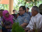 tiga-menteri-kunjungi-korban-lumpur-lapindo-beri-dana-talangan_20150715_134312.jpg