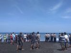 tiga-orang-hanyut-di-pantai-watu-klotok_20180423_112409.jpg
