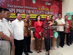 tiga-orang-survivor-corona-pertama-di-indonesia-dipulangkan_20200316_201752.jpg