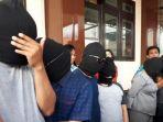 tiga-pasang-suami-isteri-peserta-pesta-tukar-pasangan-diaman.jpg