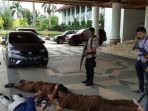 tiga-pria-yang-mengaku-mantan-kombatan-diringkus-personel-resmob-jatanras_20170523_205543.jpg