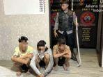 tiga-remaja-ditangkap-nongkrong-bawa-senjata-tajam-csri-lawan-tawuran-di-jalan-pangerang-jayakarta.jpg