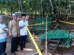 tiga-warga-tewas-keracunan-di-sumur_20160520_091345.jpg