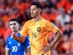 tijjani-reijnders-saat-melakoni-pertandingan-debutnya-bersama-timnas-berlanda.jpg