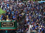 tim-arema-fc-dan-aremania-rayakan-kemanangan_20170316_140608.jpg
