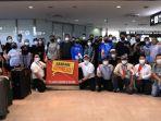 tim-bulutangkis-indonesia-saat-tiba-di-bandara-narita-tokyo.jpg