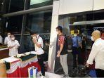 tim-bulutangkis-indonesia-sampai-di-bandara-soeta.jpg