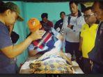 tim-dari-polsek-sumberlawang-dan-tim-identifikasi-polres-sragen-sedang.jpg