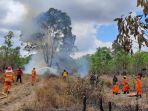 tim-gabungan-korem-174-berhasil-padamkan-karhutla-kebon-coklat_20201023_141013.jpg