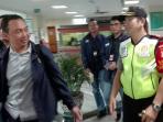 tim-gabungan-saber-pungli-geledah-tps-surabaya-di-tanjung-perak_20161109_140621.jpg