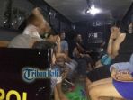 tim-gabungan-yang-terdiri-dari-satpol-pp-kota-denpasar-tni-polri-dan-unsur-adat-k_20170607_094743.jpg