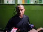 tim-komunikasi-keluarga-rizal-ramli-yos-nggarang-saat-ditemui-di-r.jpg