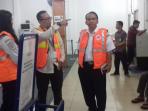 tim-monitoring-bandara_20160627_042830.jpg