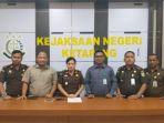 tim-penyidik-kejaksaan-negeri-ketapang.jpg