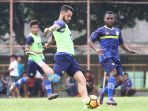 tim-persiba-balikpapan-latihan-di-stadion-gajayana-malang_20170407_143110.jpg