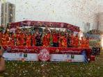 tim-rumah-susun-daan-mogot-kembali-menjuarai-kompetisi-sepak-bola-jakarta-rusun-festival_20161023_193957.jpg