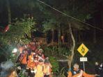 tim-sar-evakuasi-pendaki-asal-madiun-meninggal-dunia-di-gunung-lawu.jpg