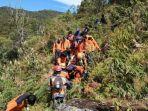 tim-sar-evakuasi-pendaki-tewas-di-gunung-bawakaraeng.jpg