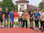 tim-tenis-kabupaten-bogor-melakukan-latihan-di-lapangan-tenis-pendopo-bupati-cibinong-kabupaten.jpg