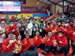 tim-wushu-dki-jakarta-bersama-ketua-umum-pb-wi-airlangga-hartato.jpg