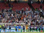 timnas-finlandia-dan-suporter.jpg