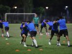 timnas-indonesia-jalani-latihan-jelang-tc-ke-turki_20211109_232600.jpg