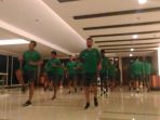 timnas-indonesia-latihan-ringan-di-hotel-biar-bugar-terus_20161216_063720.jpg
