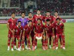 timnas-indonesia-saat-melakukan-sesi-foto-sebelum.jpg