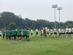 timnas-indonesia-u-17-saat-menjalani-latihan.jpg