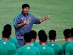 timnas-indonesia-u-19-lakukan-latihan_20170321_122813.jpg