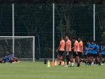 timnas-indonesia-u-23-jalani-training-camp-untuk-sea-games-2021_20210210_202402.jpg