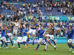 timnas-italia-sapa-fans-di-stadion-olimpico-roma.jpg