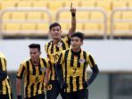 timnas-malaysia-u-19-selebrasi_20171106_163852.jpg