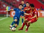 timnas-thailand-kalahkan-timnas-vietnam-2-0-tanpa-balas_20211223_221644.jpg