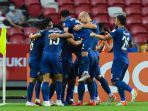 timnas-thailand-sementara-unggul-atas-timnas-vietnam-2-0_20211223_202148.jpg